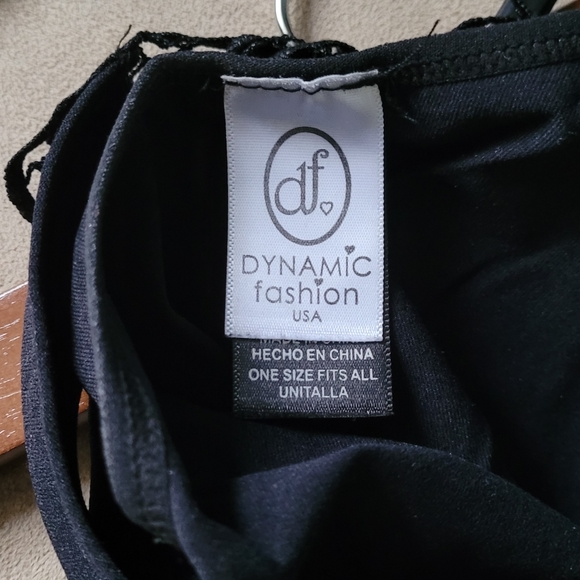 Dynamic Fashion Tank Top - Picture 3 of 3